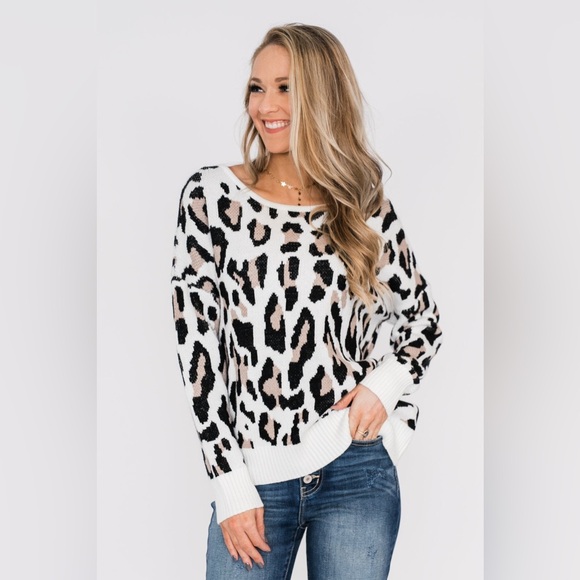 Miracle Plaza Party Leopard Cheetah Ivory Open Back Crew Neck Sweater! Size M/L. - Picture 2 of 15